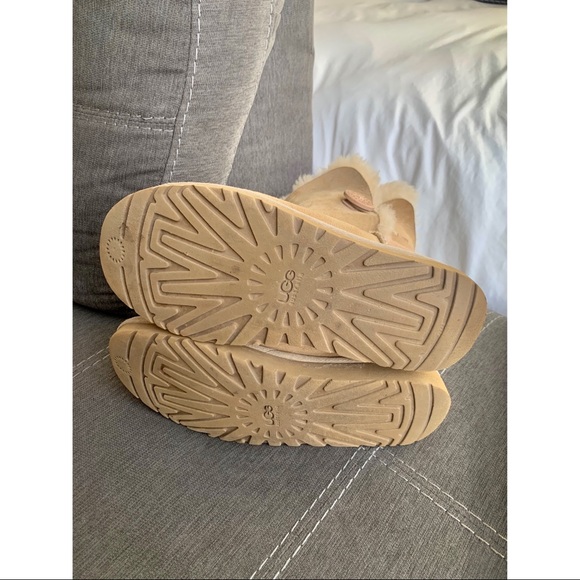 SOLD — UGG Bailey Button Boot - Picture 5 of 7